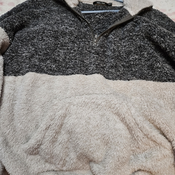 Doe &Rae Pullover - Picture 5 of 5